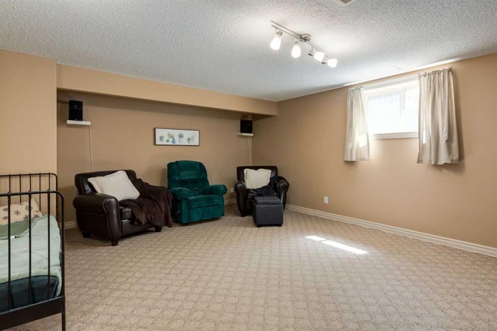 195 Willowmere Close, Chestermere, AB - Indoor