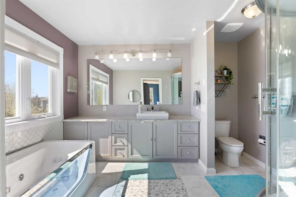 1030 Mckenzie Lake Bay Se, Calgary, AB - Indoor Photo Showing Bathroom