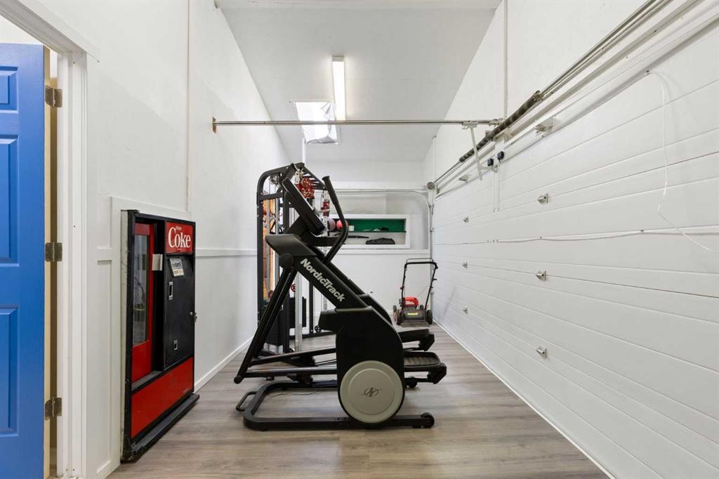 1030 Mckenzie Lake Bay Se, Calgary, AB - Indoor Photo Showing Garage