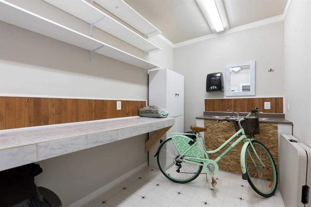 1030 Mckenzie Lake Bay Se, Calgary, AB - Indoor Photo Showing Other Room