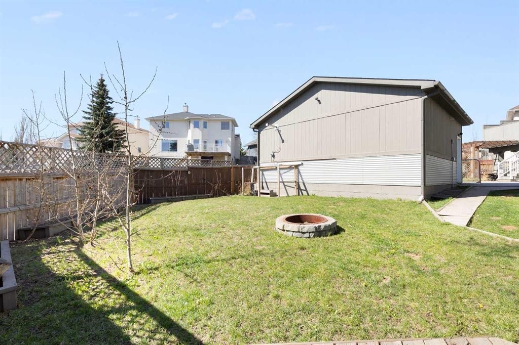 1030 Mckenzie Lake Bay Se, Calgary, AB - Outdoor