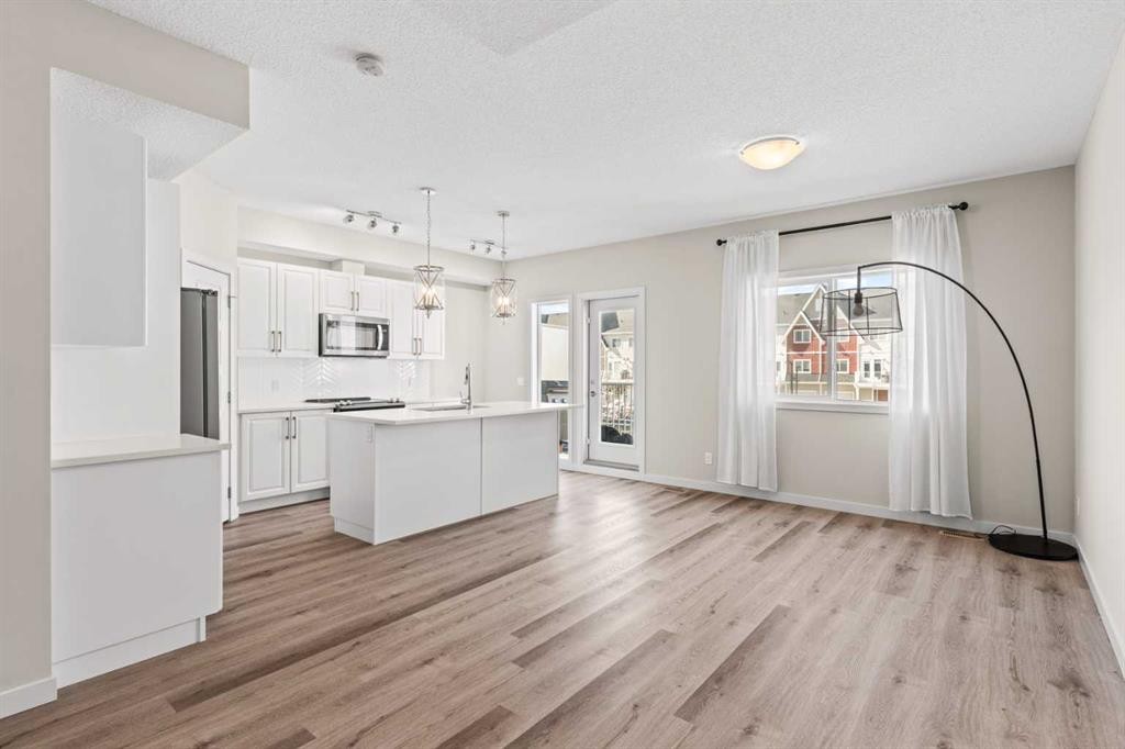 310-32 Red Embers Parade Ne, Calgary, AB - Indoor Photo Showing Kitchen