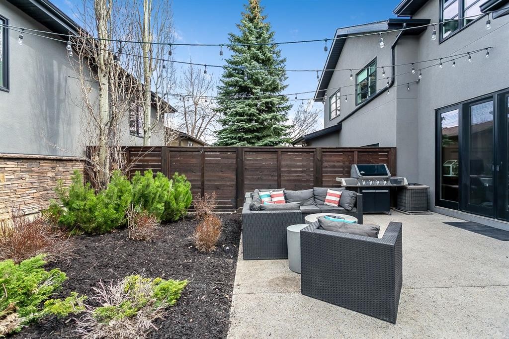 1834 30 Avenue Sw, Calgary, AB - Outdoor