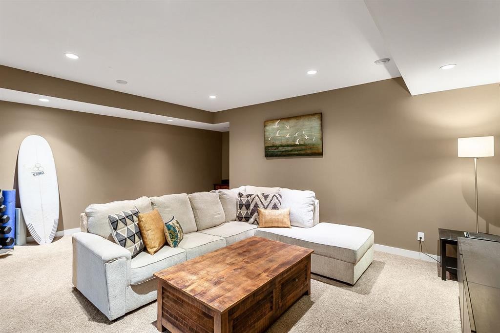 1834 30 Avenue Sw, Calgary, AB - Indoor