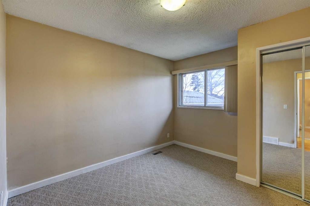 1163 Falworth Road Ne, Calgary, AB - Indoor Photo Showing Other Room