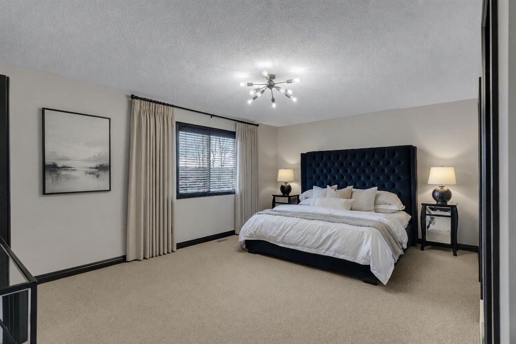 55 Evanspark Circle Nw, Calgary, AB - Indoor Photo Showing Bedroom