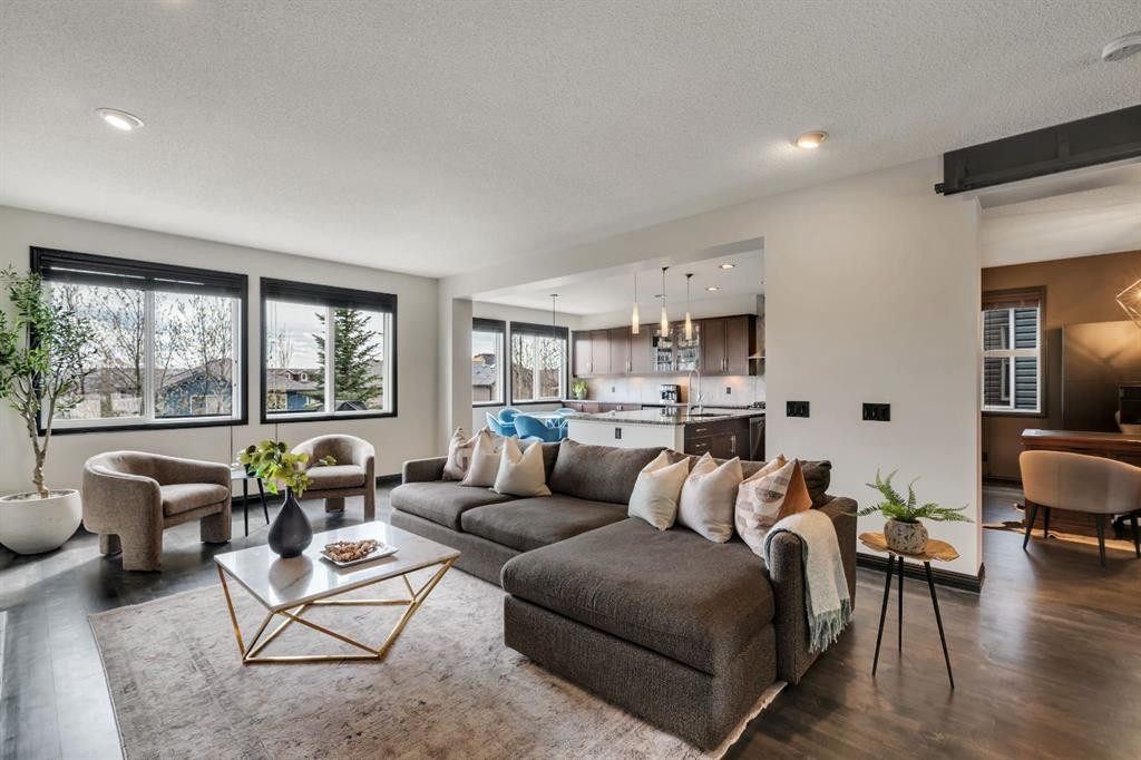 55 Evanspark Circle Nw, Calgary, AB - Indoor Photo Showing Living Room