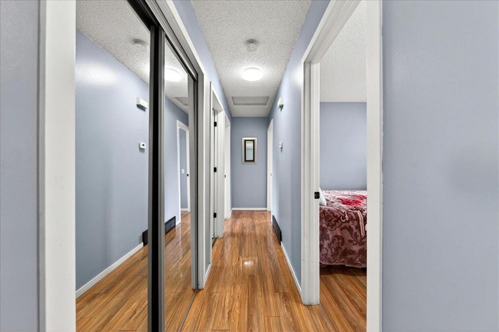 3620 28 Street Se, Calgary, AB - Indoor Photo Showing Other Room