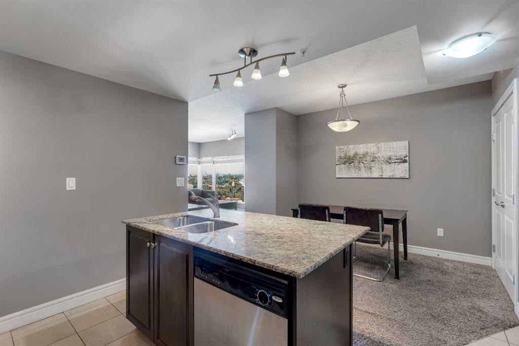 2402-910 5 Avenue Sw, Calgary, AB - Indoor Photo Showing Kitchen With Double Sink