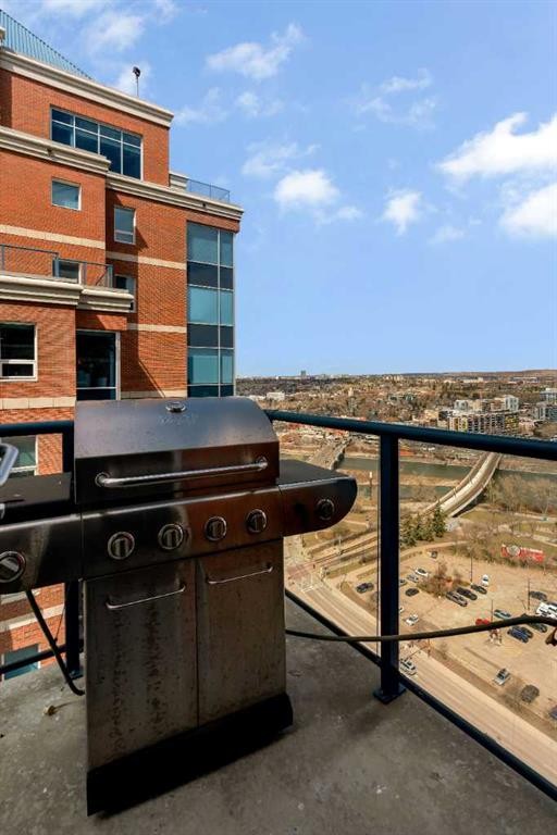 2402-910 5 Avenue Sw, Calgary, AB - Outdoor