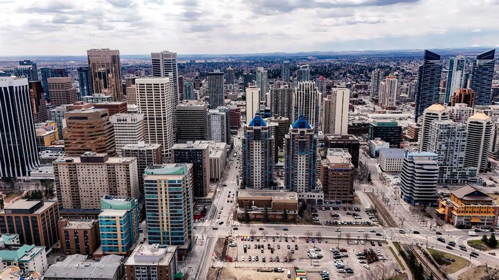 2402-910 5 Avenue Sw, Calgary, AB - Outdoor With View