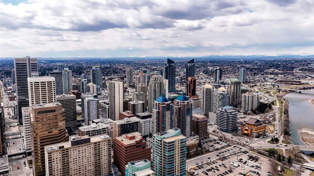 2402-910 5 Avenue Sw, Calgary, AB - Outdoor With View