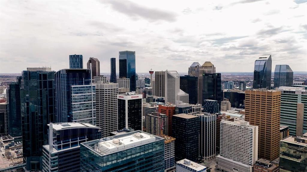 2402-910 5 Avenue Sw, Calgary, AB - Outdoor With View