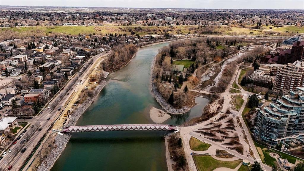 2402-910 5 Avenue Sw, Calgary, AB - Outdoor With View
