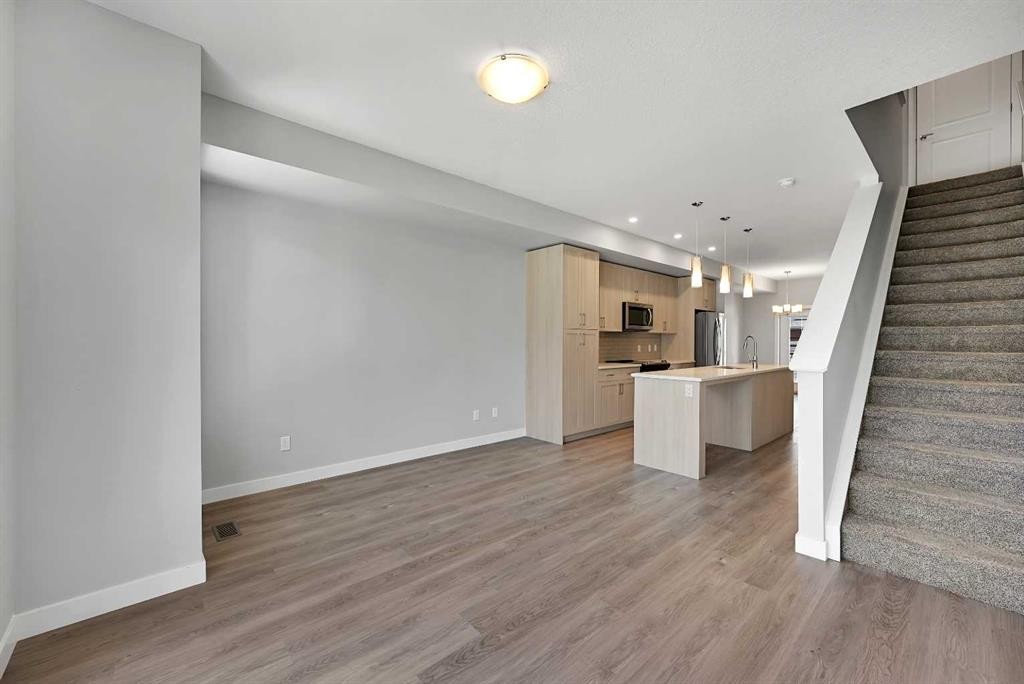 1132 Sage Hill Grove Nw, Calgary, AB - Indoor Photo Showing Kitchen