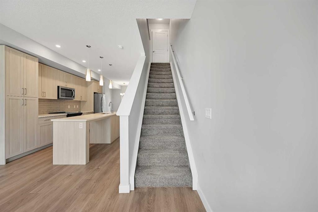 1132 Sage Hill Grove Nw, Calgary, AB - Indoor Photo Showing Kitchen