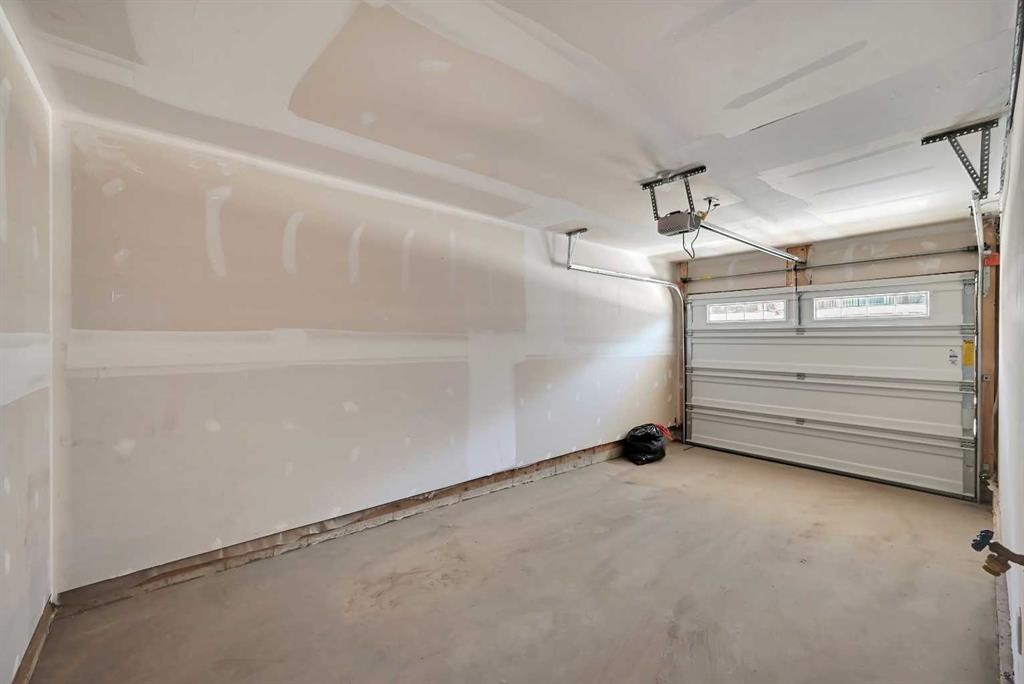 1132 Sage Hill Grove Nw, Calgary, AB - Indoor Photo Showing Garage