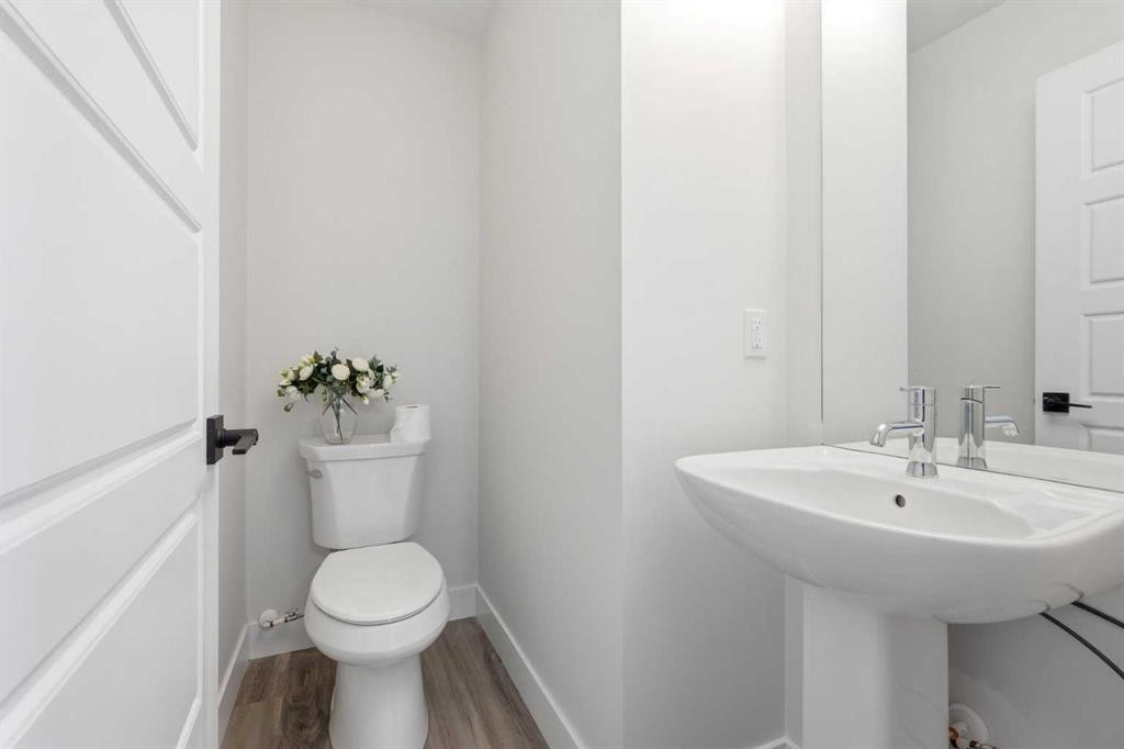 2-2635 1 Avenue Nw, Calgary, AB - Indoor Photo Showing Bathroom