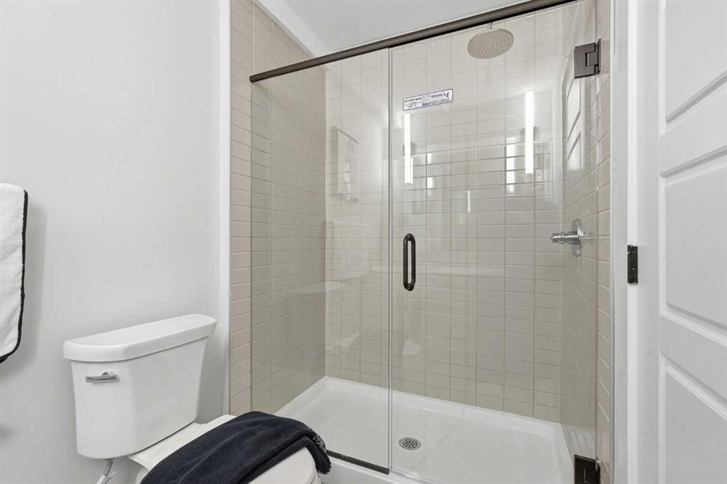 2-2635 1 Avenue Nw, Calgary, AB - Indoor Photo Showing Bathroom