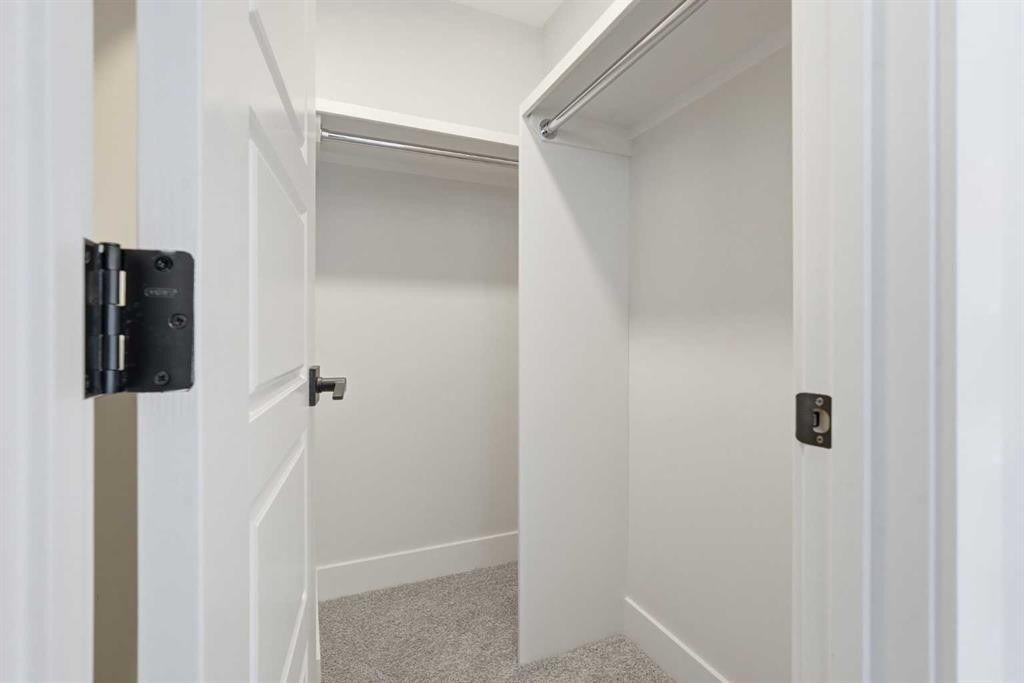 2-2635 1 Avenue Nw, Calgary, AB - Indoor With Storage