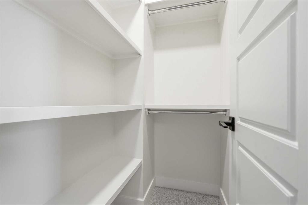 2-2635 1 Avenue Nw, Calgary, AB - Indoor With Storage