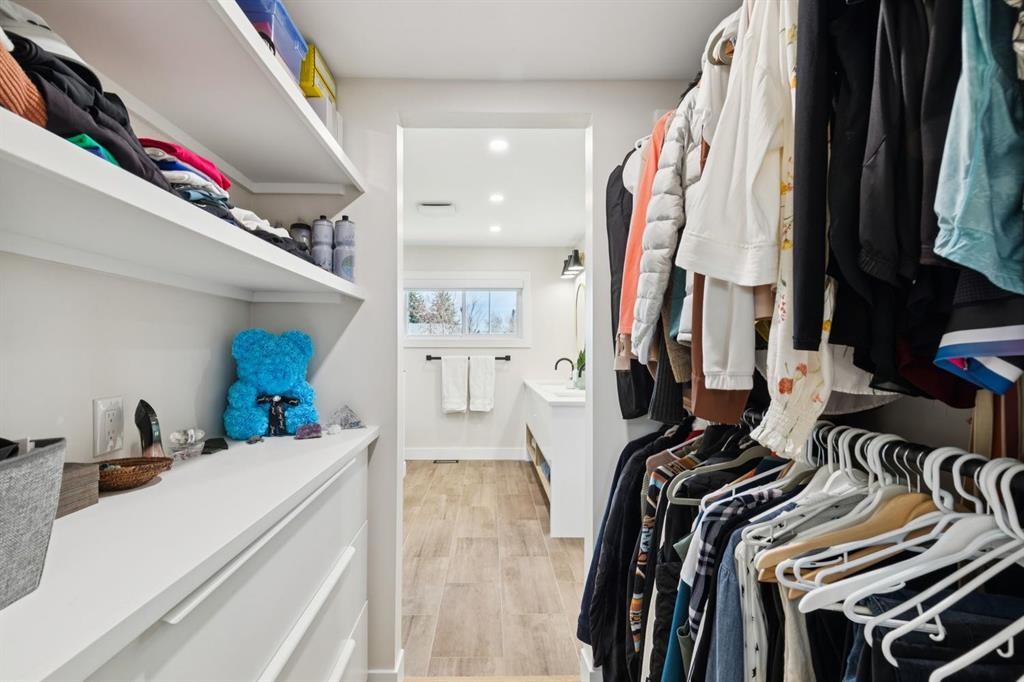 9723 3 Street Se, Calgary, AB - Indoor With Storage