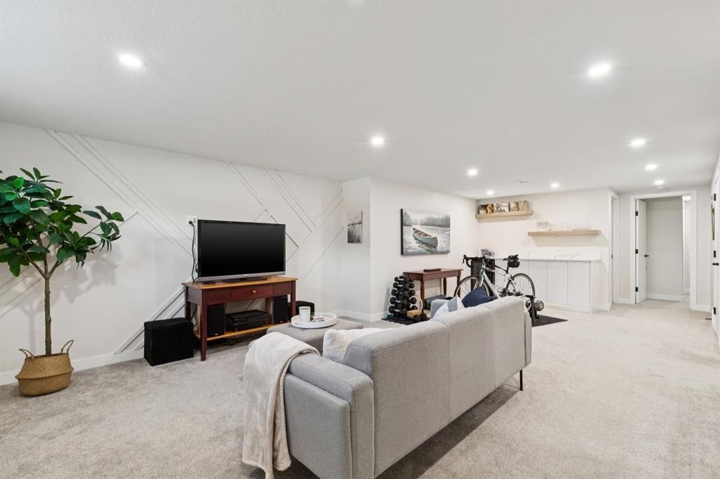 9723 3 Street Se, Calgary, AB - Indoor