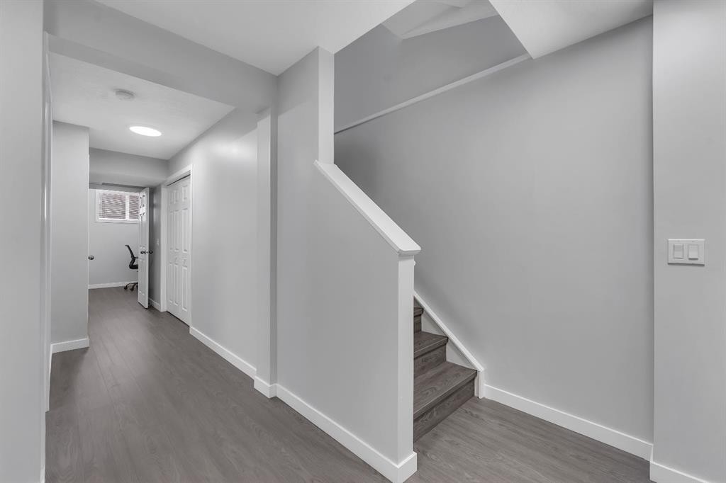 257 Saddlebrook Point Ne, Calgary, AB - Indoor Photo Showing Other Room