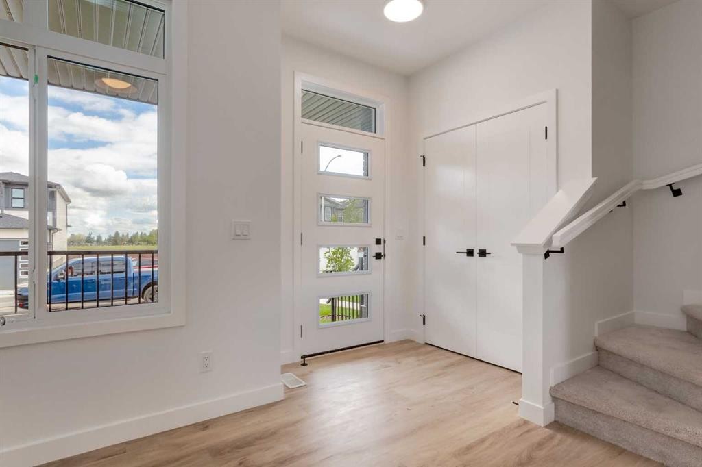 223 Sora Boulevard Se, Calgary, AB - Indoor Photo Showing Other Room