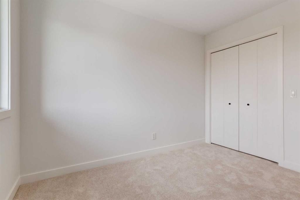 223 Sora Boulevard Se, Calgary, AB - Indoor Photo Showing Other Room
