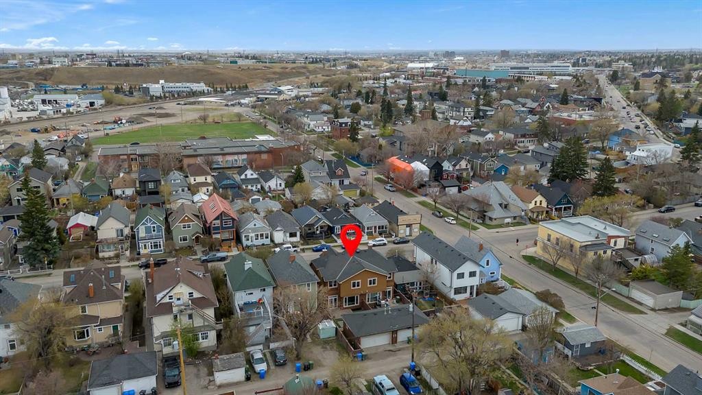 1010 19 Avenue Se, Calgary, AB - Outdoor With View