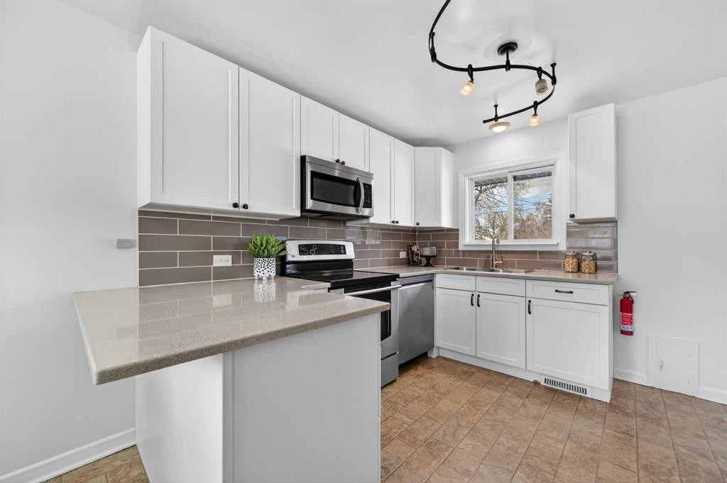 3112 34 Avenue Sw, Calgary, AB