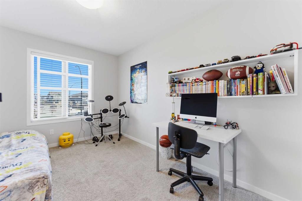 912 Seton Circle Se, Calgary, AB - Indoor Photo Showing Office