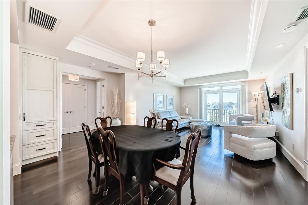 404-211 Quarry Way Se, Calgary, AB - Indoor Photo Showing Dining Room