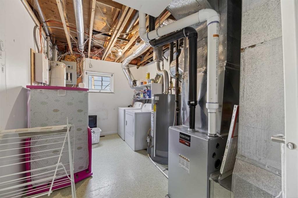 5218 Silverpark Close, Olds, AB - Indoor Photo Showing Basement