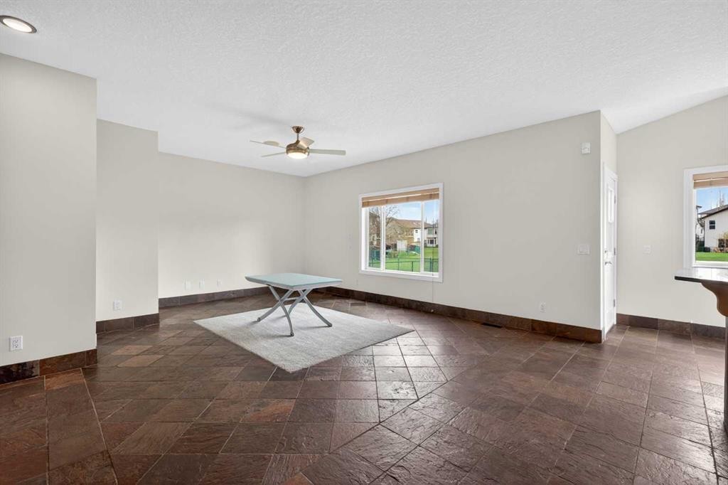 172 Cove Drive, Chestermere, AB - Indoor Photo Showing Other Room