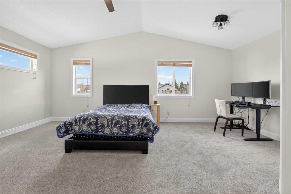 172 Cove Drive, Chestermere, AB - Indoor Photo Showing Bedroom