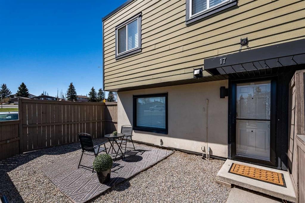 17-3809 45 Street Sw, Calgary, AB - Outdoor With Exterior