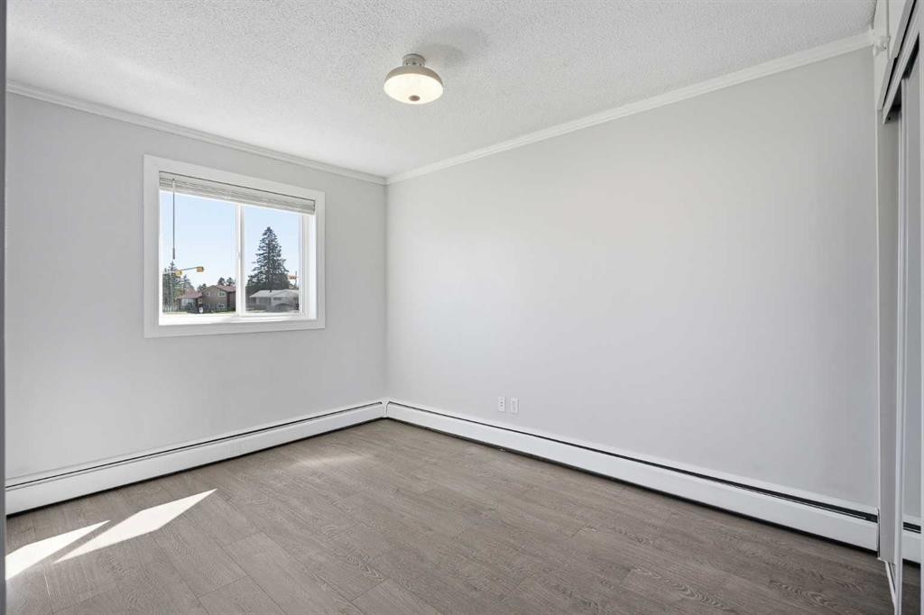 17-3809 45 Street Sw, Calgary, AB - Indoor Photo Showing Other Room