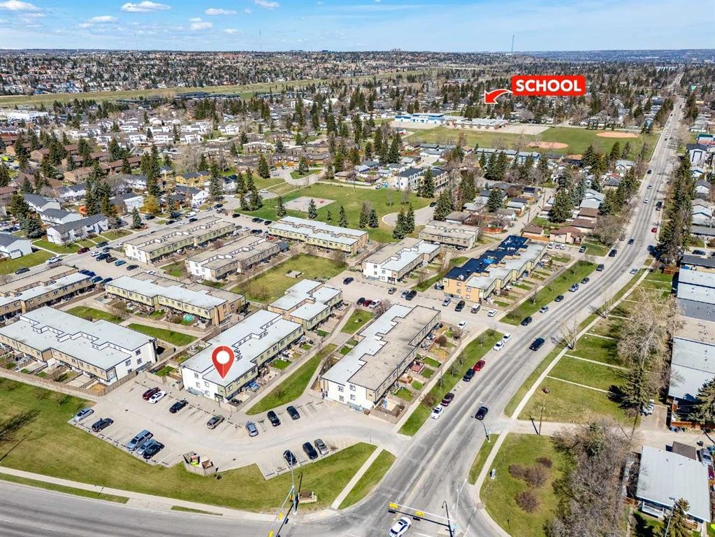 17-3809 45 Street Sw, Calgary, AB - Outdoor With View
