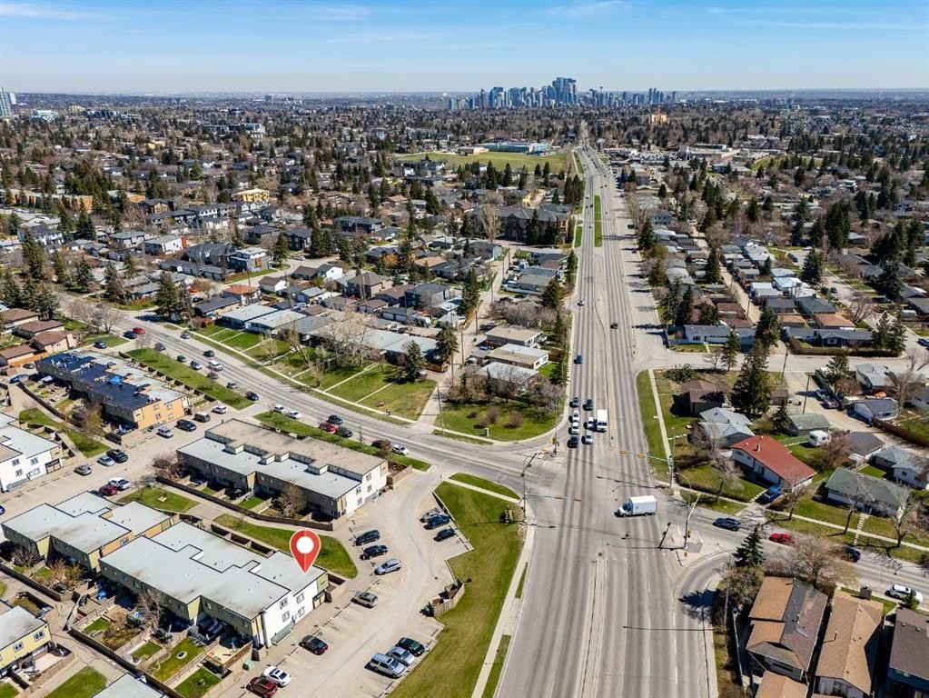 17-3809 45 Street Sw, Calgary, AB - Outdoor With View