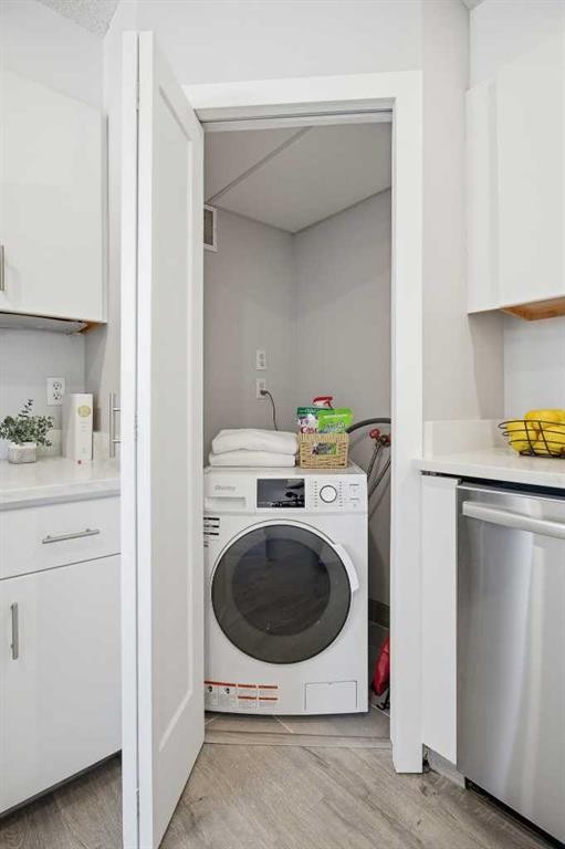 17-3809 45 Street Sw, Calgary, AB - Indoor Photo Showing Laundry Room