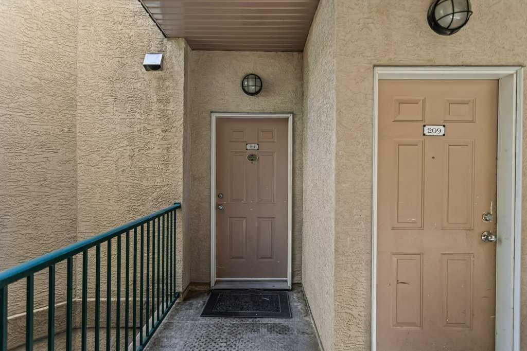211-176 Kananaskis Way, Canmore, AB - Outdoor With Exterior