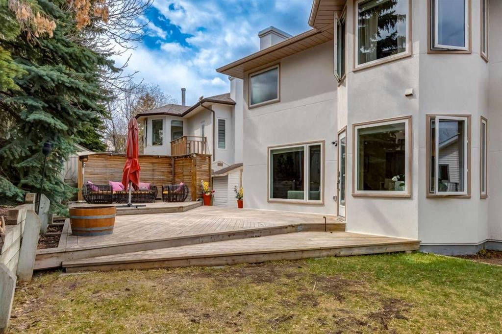 117 Straddock Terrace Sw, Calgary, AB