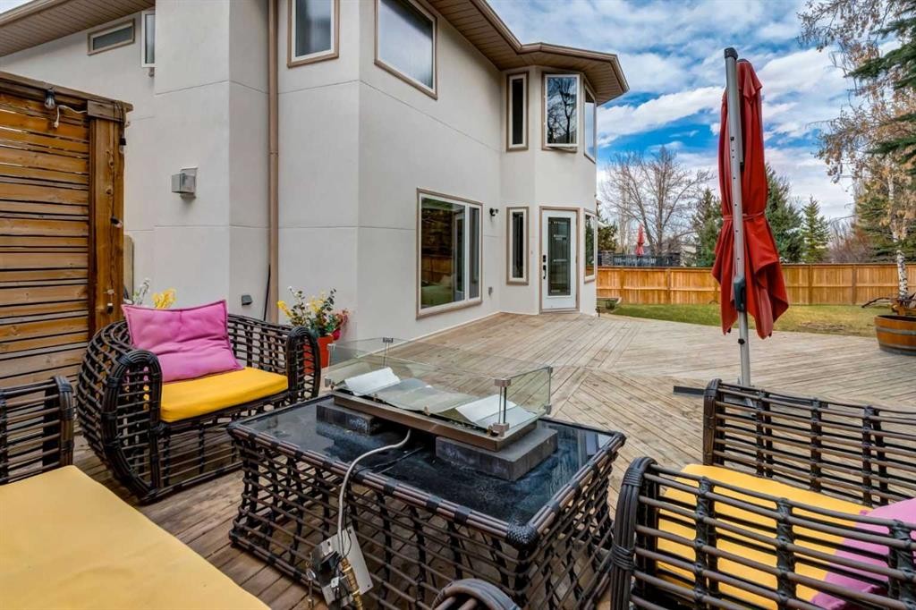 117 Straddock Terrace Sw, Calgary, AB