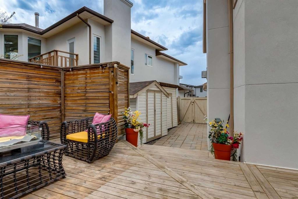 117 Straddock Terrace Sw, Calgary, AB