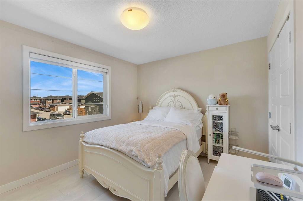 133 Redstone Common Ne, Calgary, AB - Indoor Photo Showing Bedroom