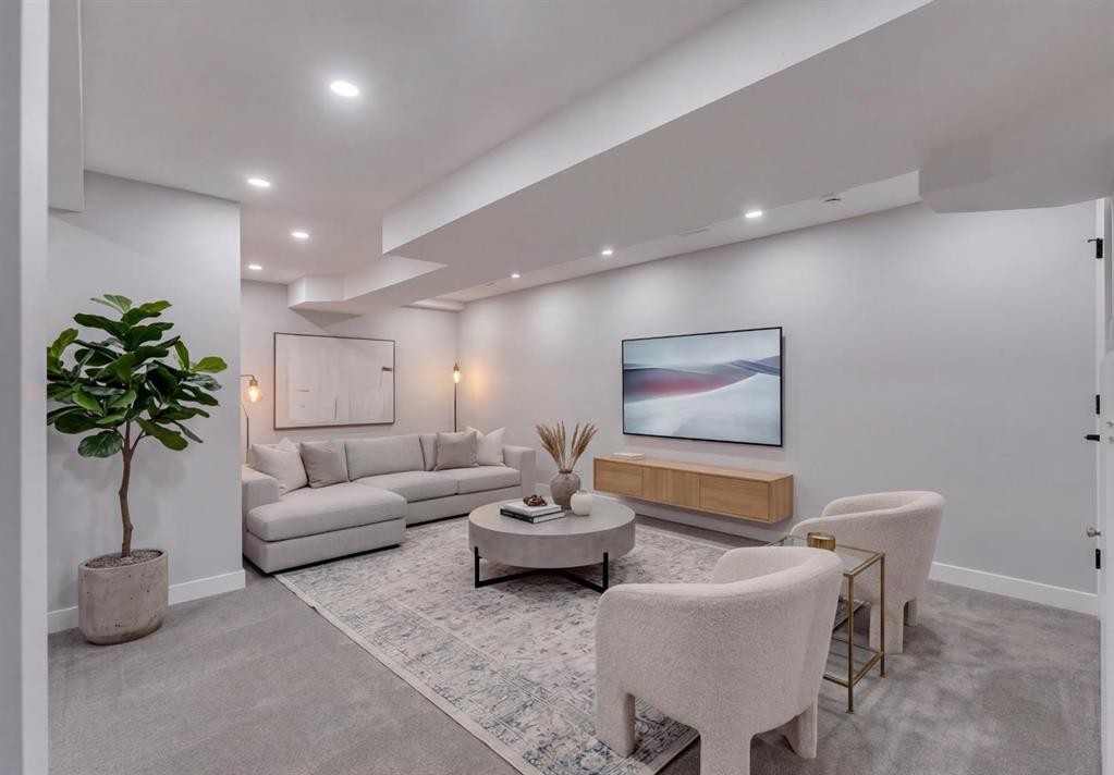 853 Northmount Drive Nw, Calgary, AB - Indoor