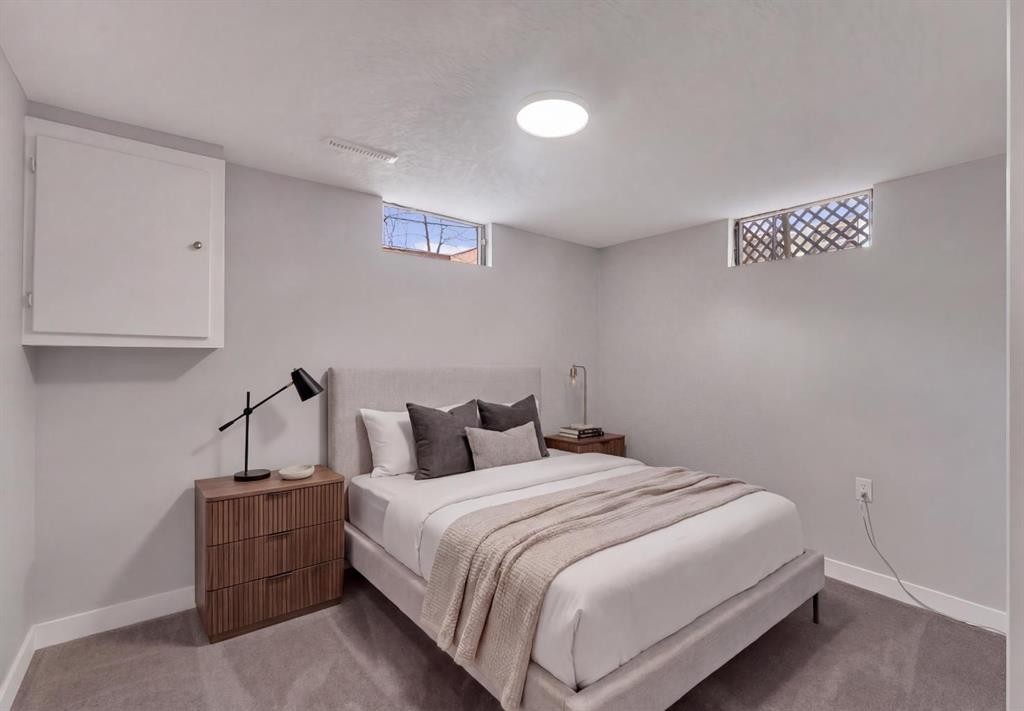 853 Northmount Drive Nw, Calgary, AB - Indoor Photo Showing Bedroom