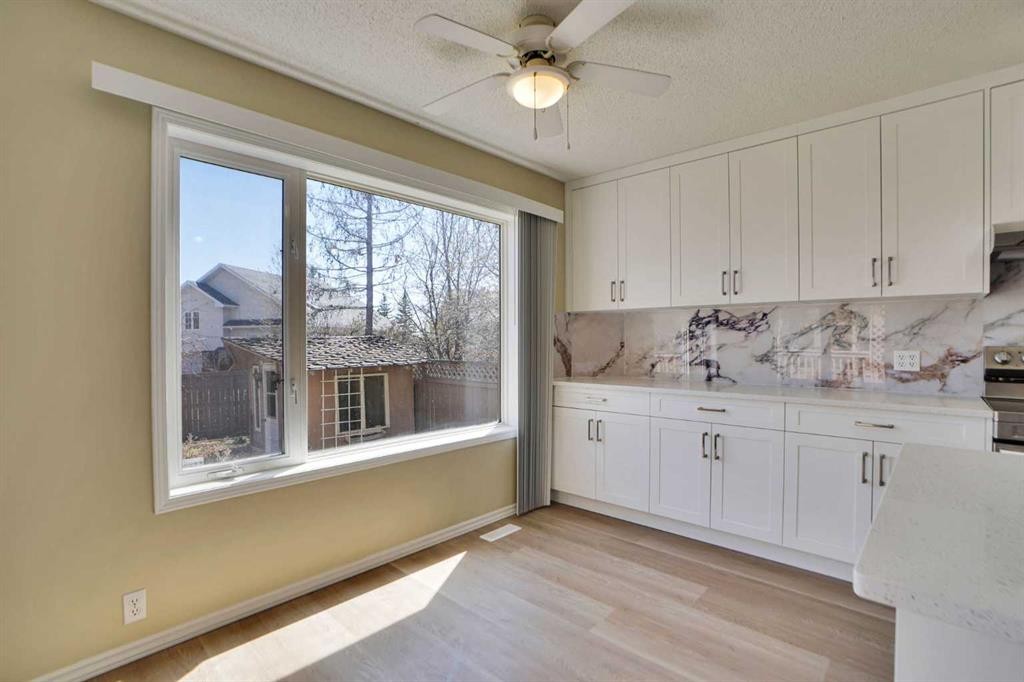 6 Somerset Close Sw, Calgary, AB - Indoor Photo Showing Kitchen